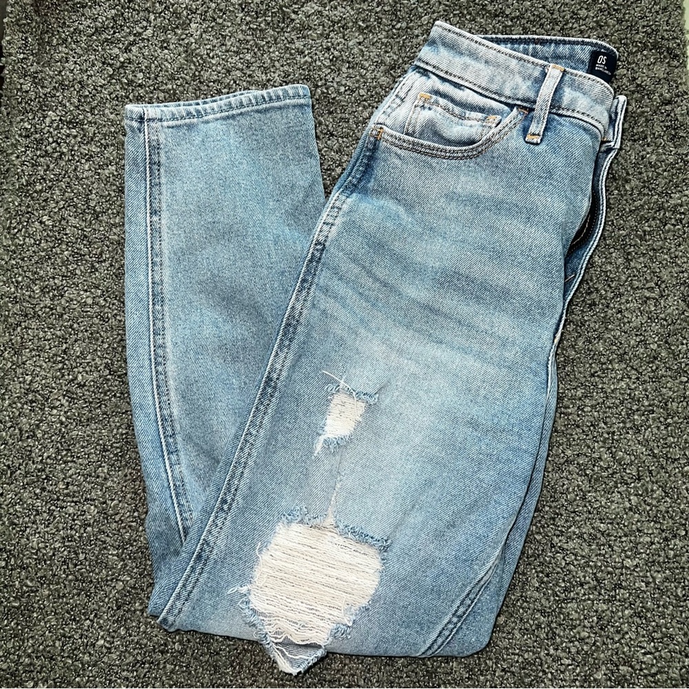Hollister Ultra High-Rise Mom Jean (0S)